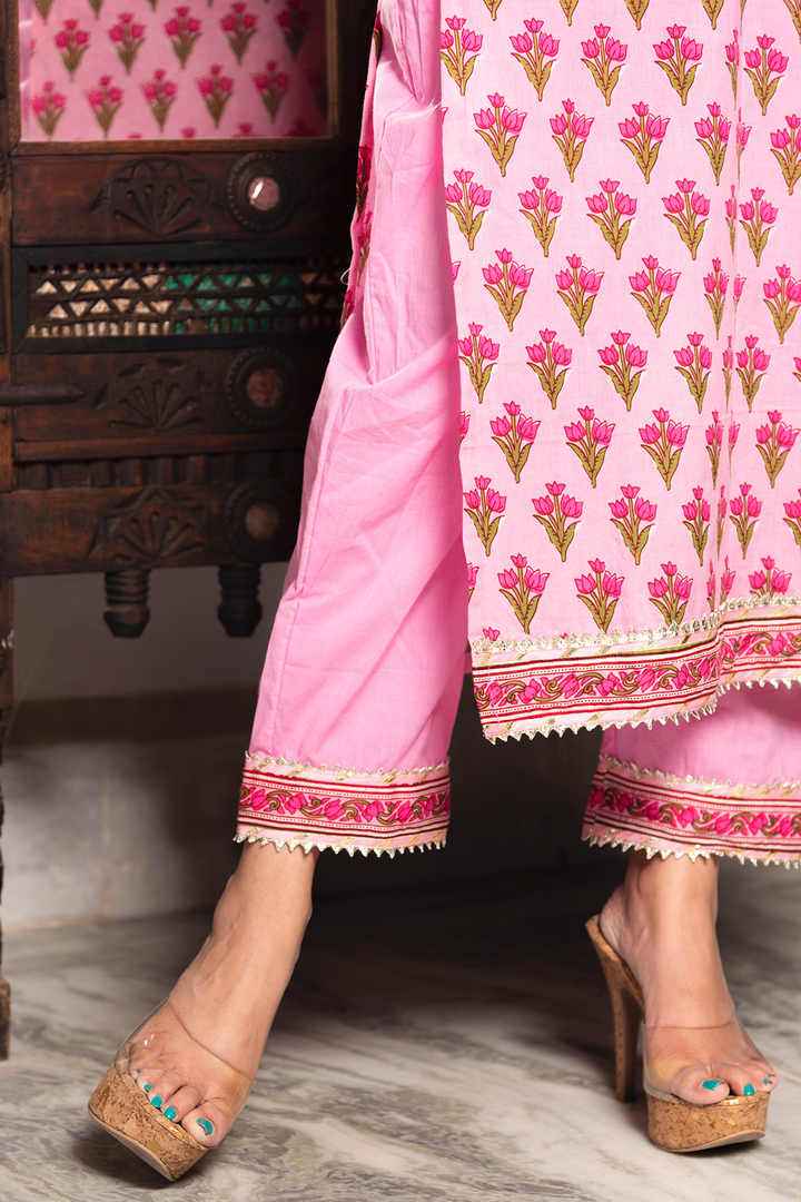 GULBAHAR PINK HAND BLOCK SUIT SET - Pomcha Jaipur