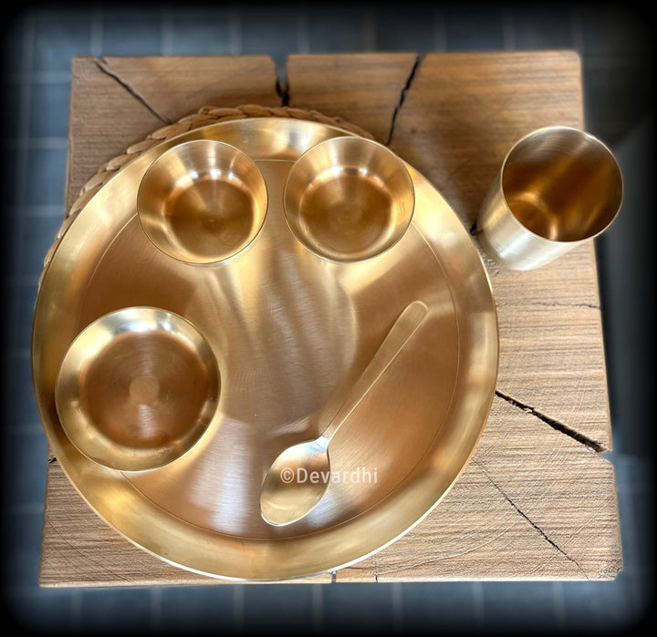 Aatithyam | Elegant Ayurvedic Kansa Dinner Set - Health Boosting Dining