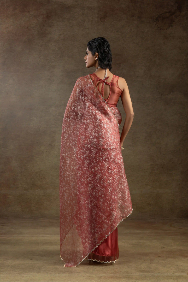 Beautiful Organza Saree with Foil Printed Blouse - Enhance Your Style!