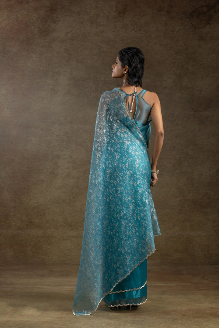 Beautiful Organza Saree with Foil Printed Blouse - Enhance Your Style!