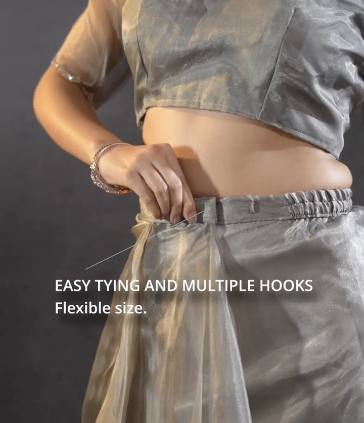 Beautiful Organza Saree with Foil Printed Blouse - Enhance Your Style!