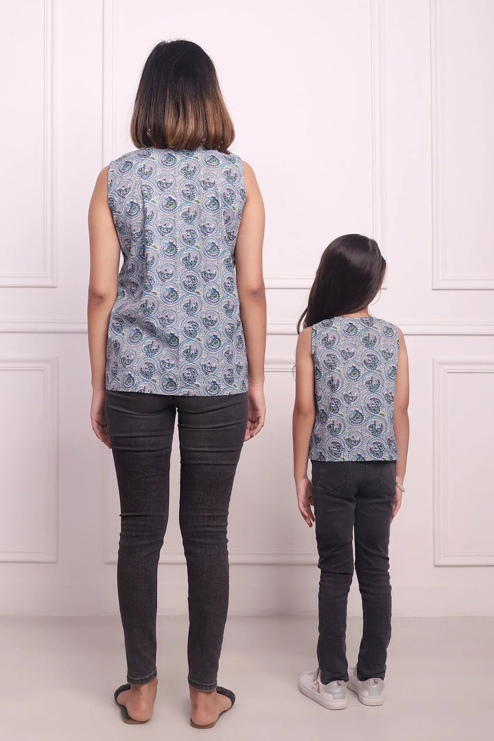 Cotton Classic Duo: Grey Printed Sleeveless Top Set for Mom and Daughter