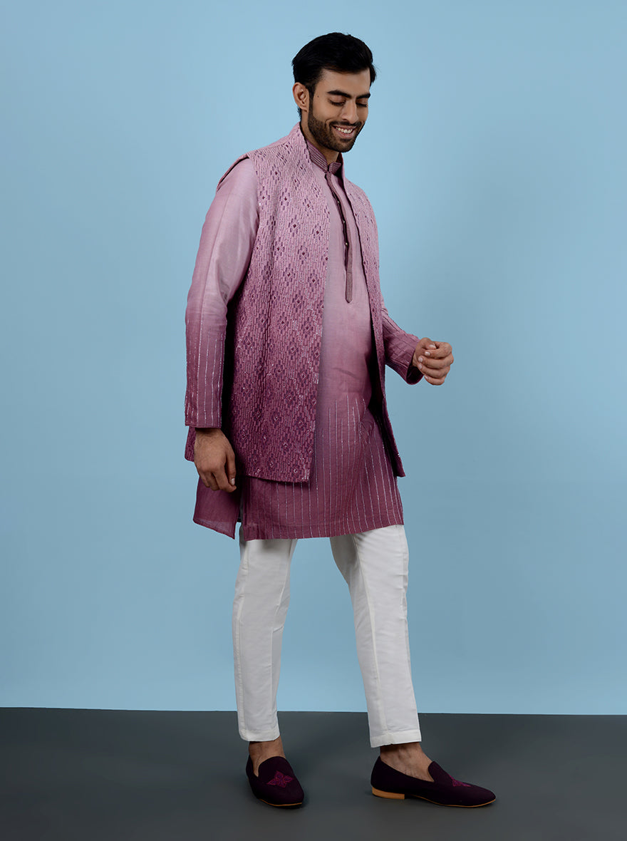 Men’s regular fit pink Indo Western kurta with fine embroidery