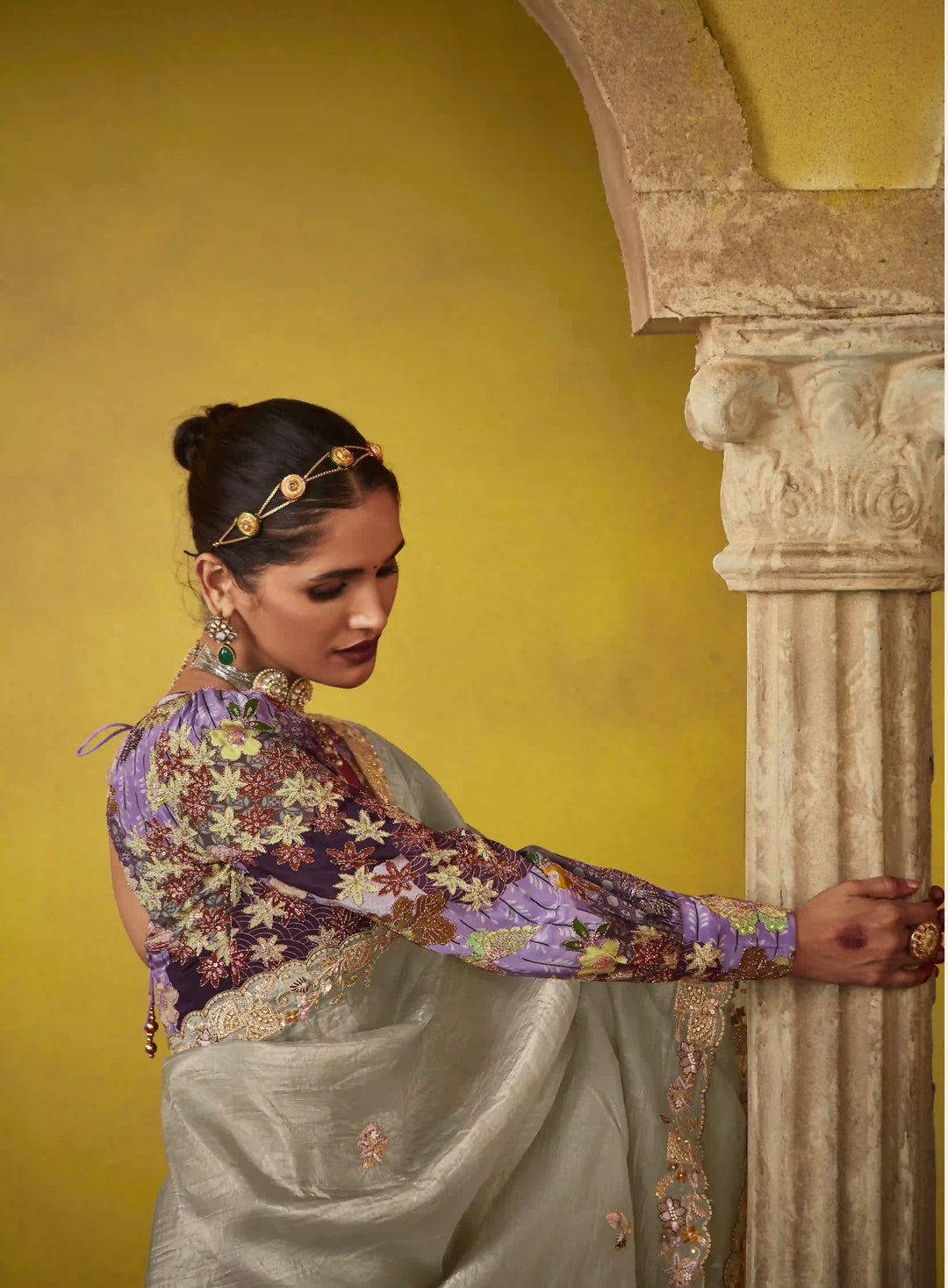 Exquisite Beige Saree with Satin Silk Blouse – Butti Work & Thread Embroidery