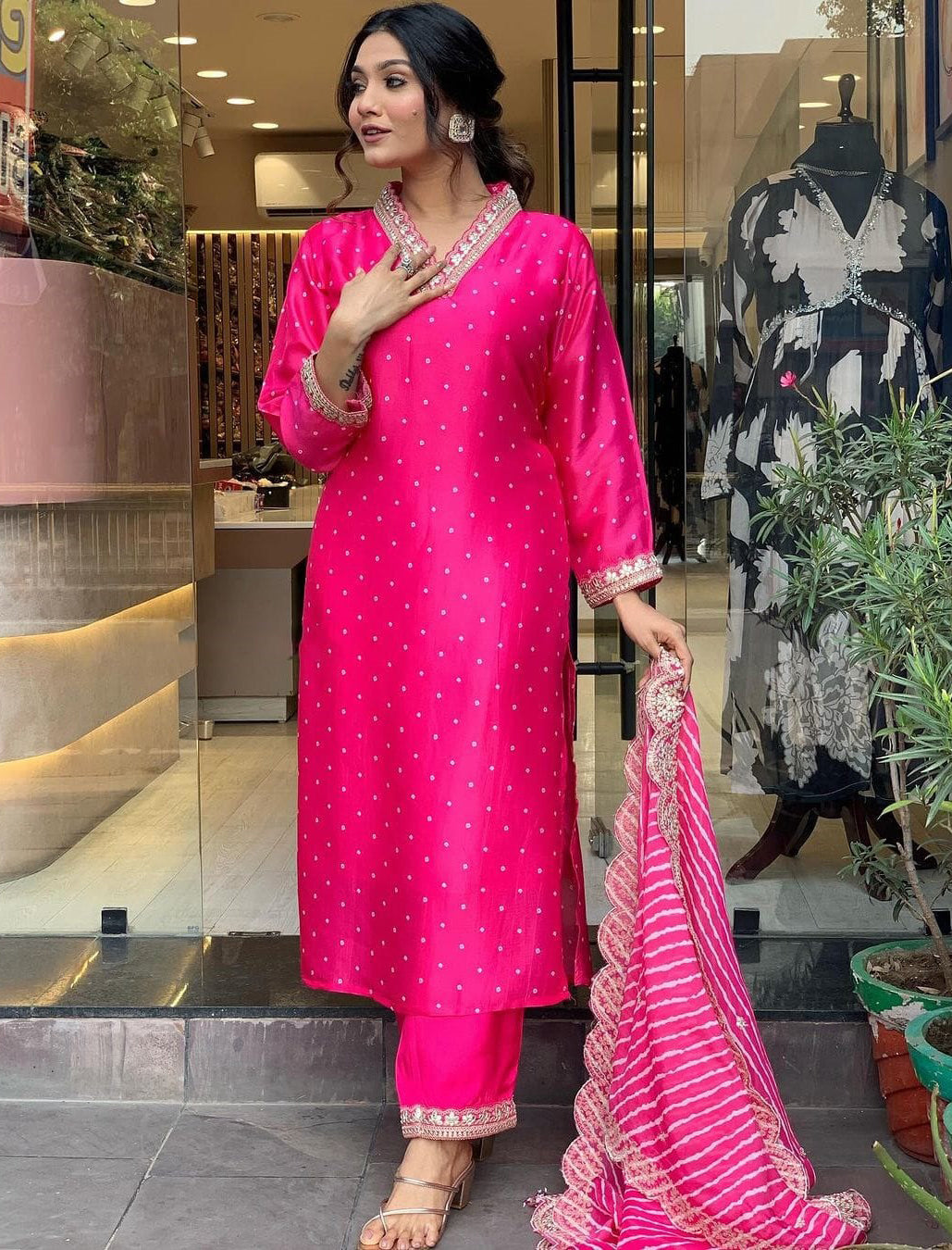 Ranipink Viscose Kurti Set | Thread Zari Embroidery Kurta Pant