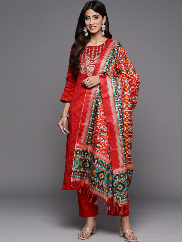 Stylish Red Kurta Set | Viscose with Thread Embroidery Work