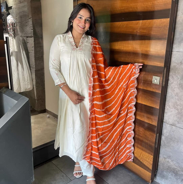 Off-White Chanderi Kurta Set | Perfect for Weddings with Printed Dupatta