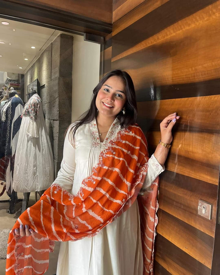 Off-White Chanderi Kurta Set | Perfect for Weddings with Printed Dupatta
