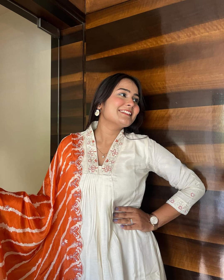 Off-White Chanderi Kurta Set | Perfect for Weddings with Printed Dupatta