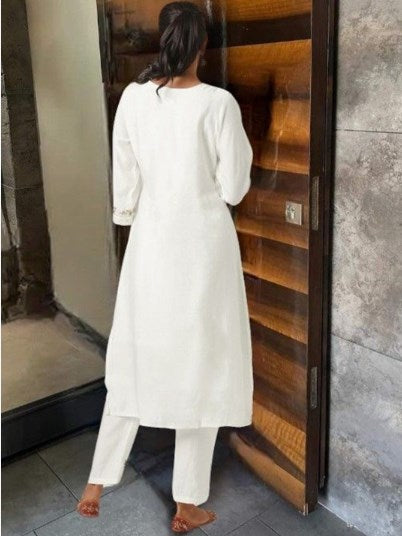 Off-White Chanderi Kurta Set | Perfect for Weddings with Printed Dupatta