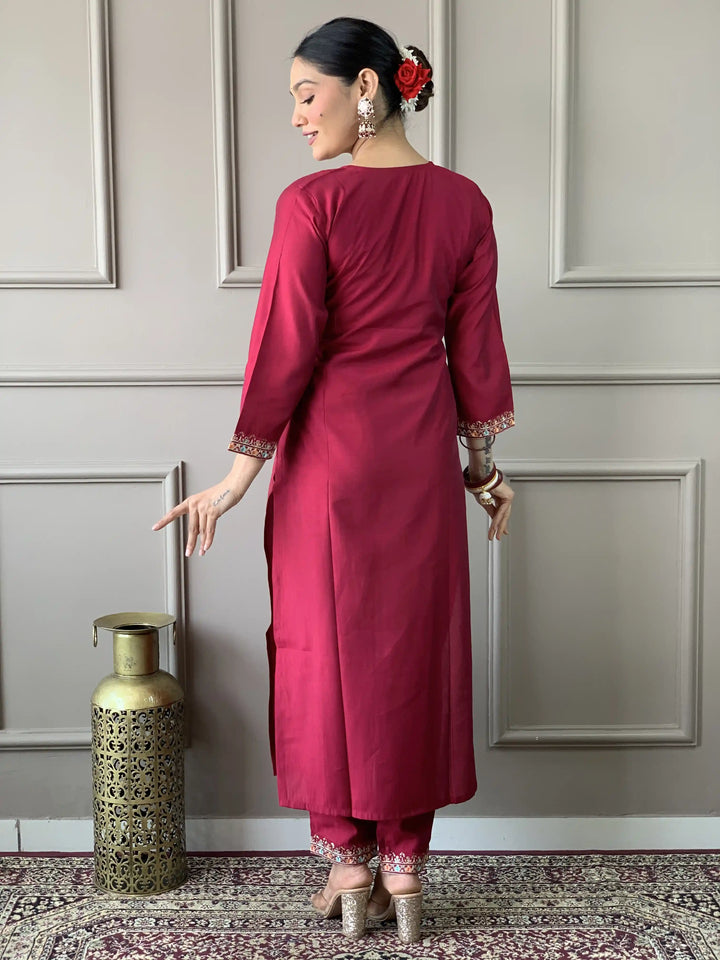 Floral Straight Kurta with Trousers & Dupatta | Women’s Kurti Set