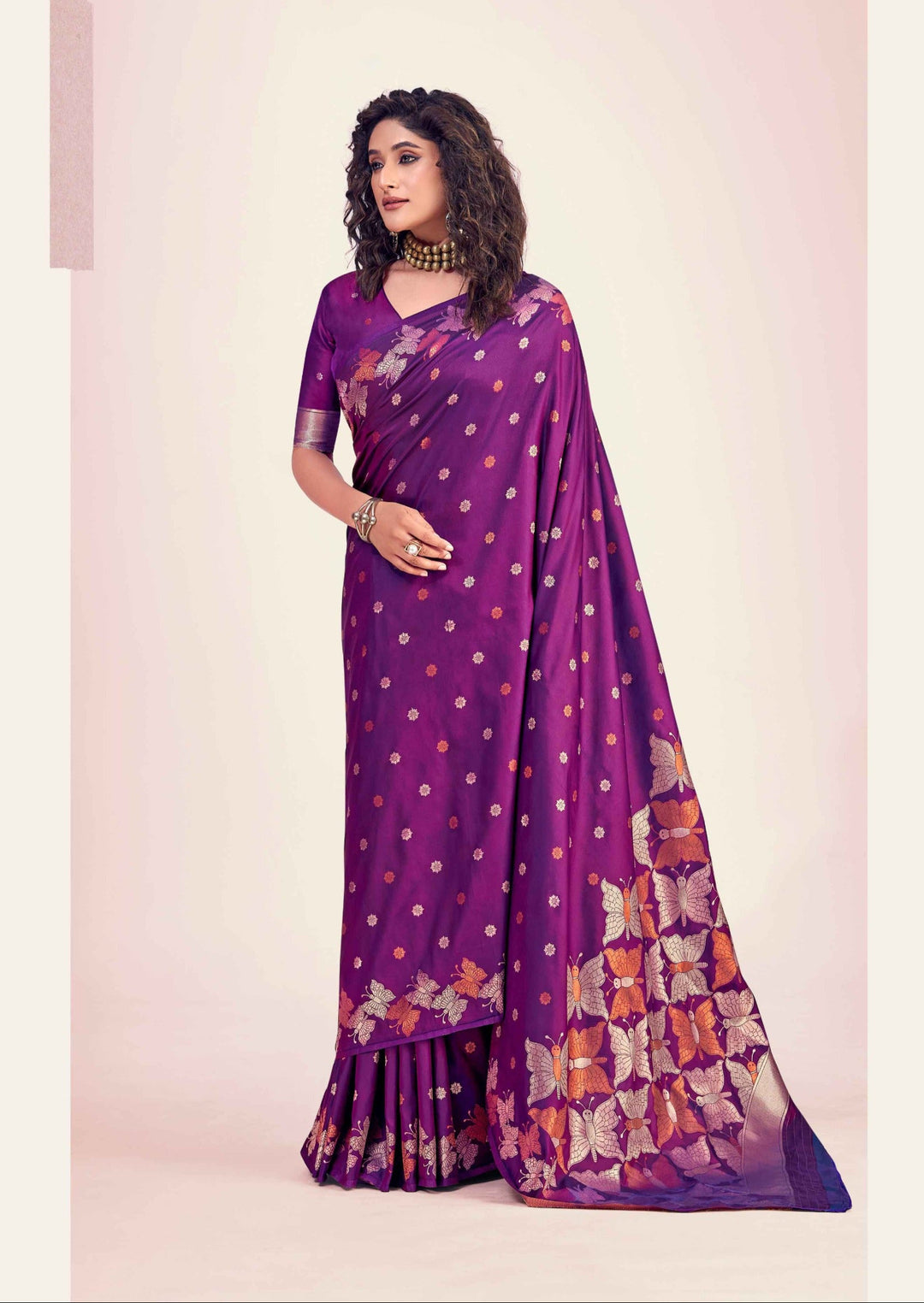 Elegant Banarasi Silk Saree | Luxurious Zari Border Traditional Indian Style