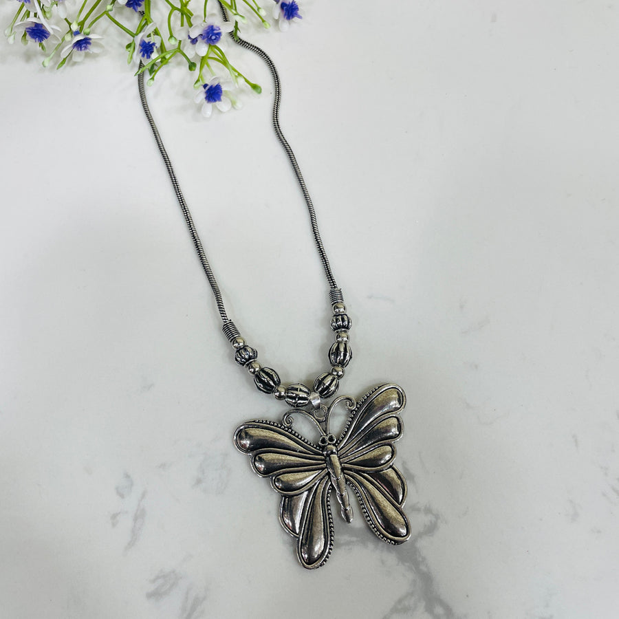 Beautifully crafted oxidised necklace, ideal for special events.