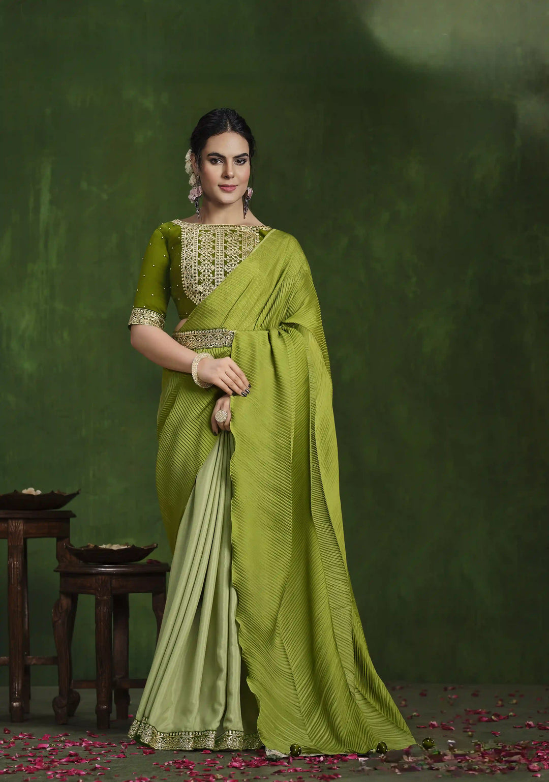 Rich Green Crepe Silk Saree with Texture Pallu & Zari Work