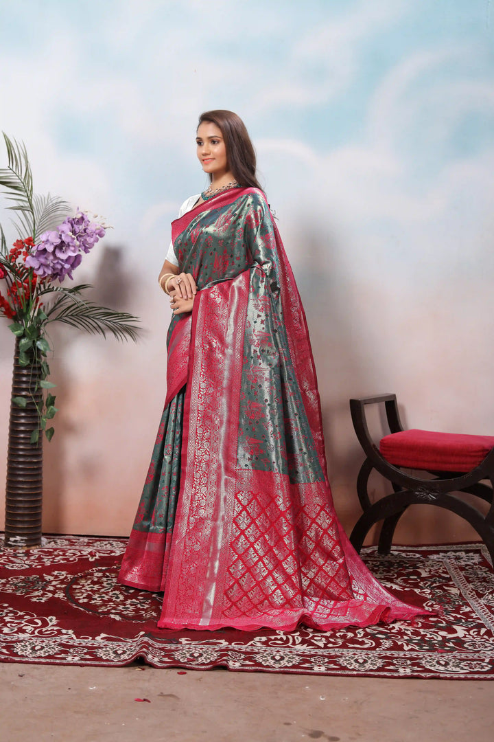 Elegant Gray Soft Silk Saree with Rich Pallu & Weaving Work