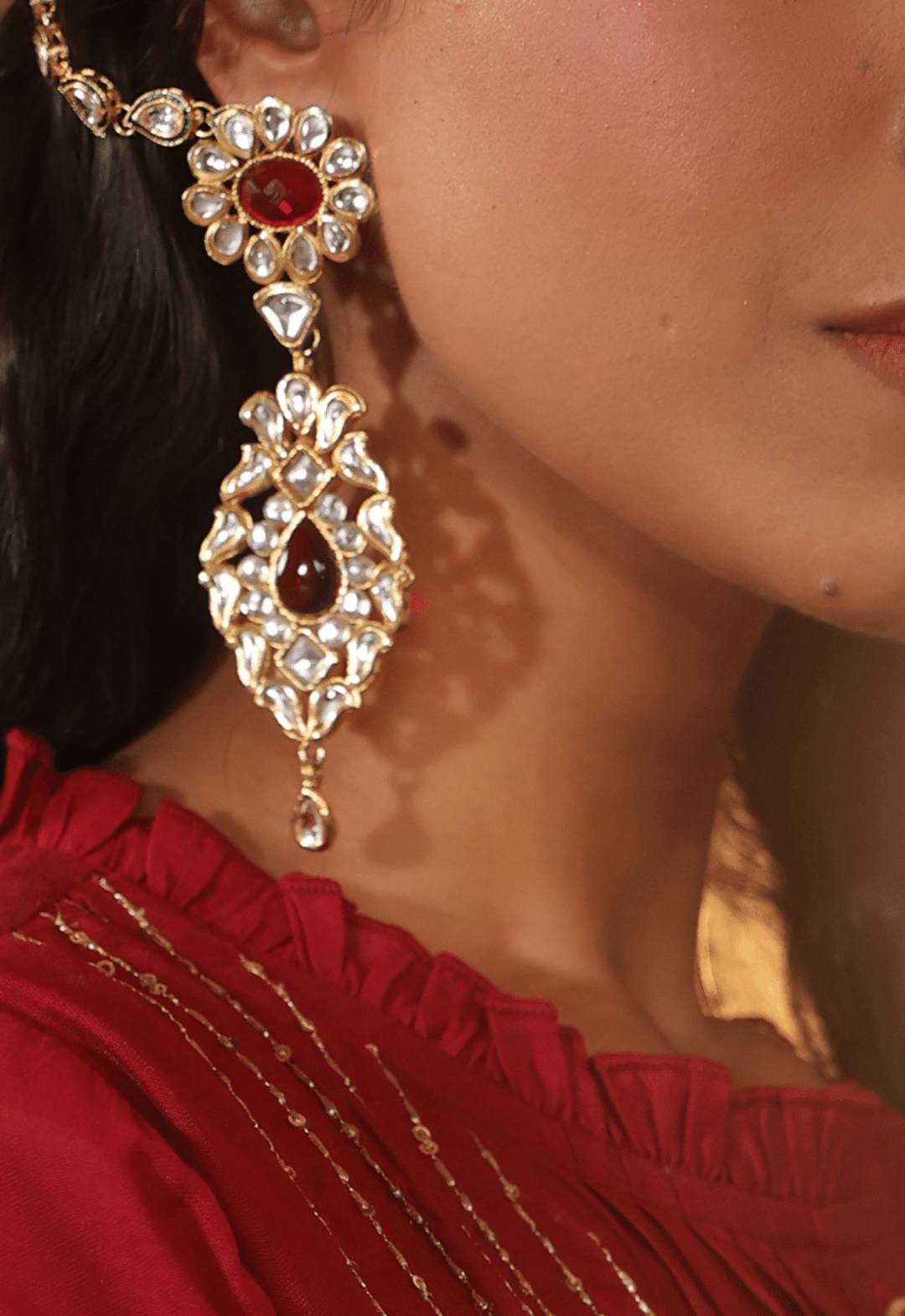 Gold plated kundan earrings Fashionable