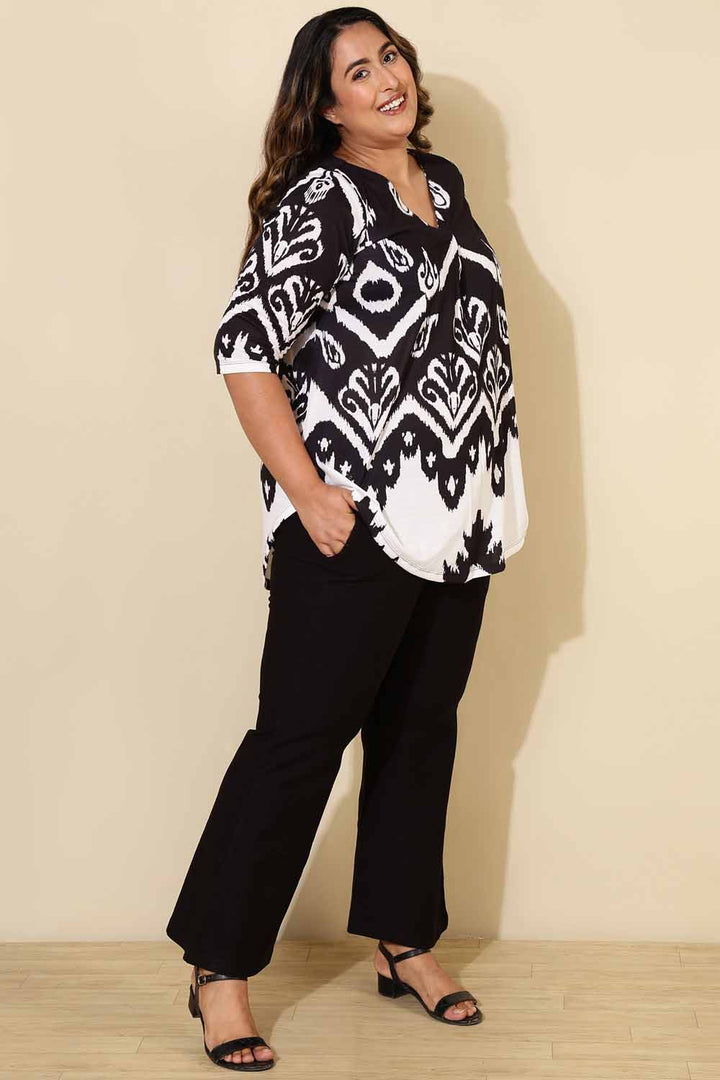 Plus Size Black White Print Centre Pleat Top