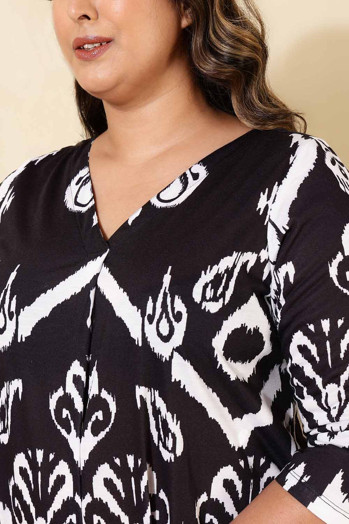 Plus Size Black White Print Centre Pleat Top
