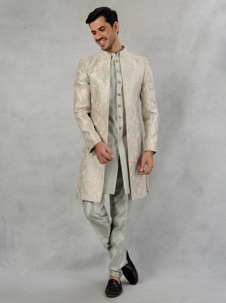 Capture attention in our luxurious Pista Green Indo Western outfit, crafted for the modern man’s wardrobe.
