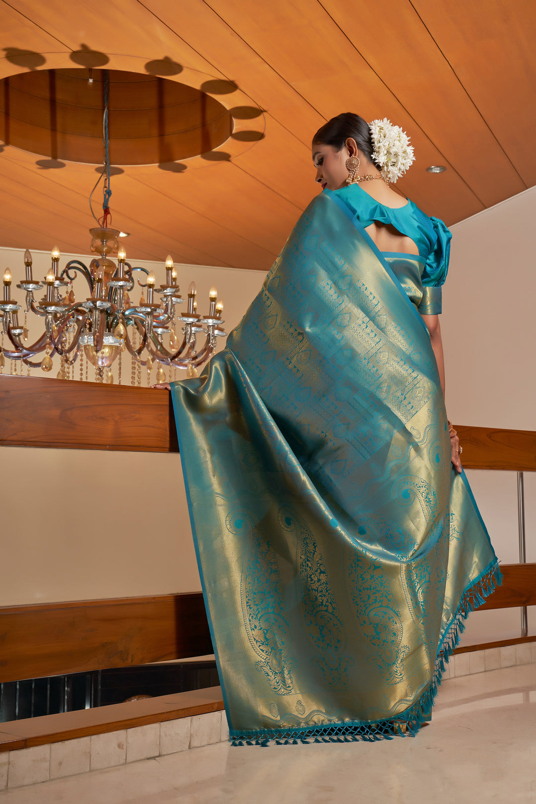 Exquisite Raw Silk Saree with | A Captivating Traditional Ensemble
