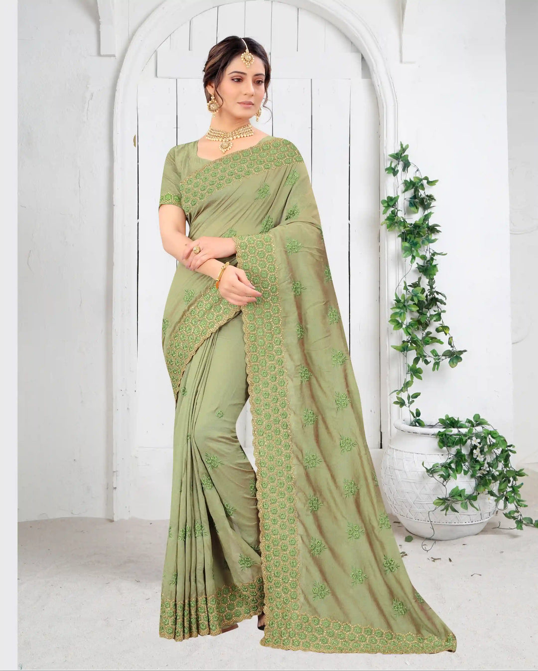 Vichitra Silk Saree with Resham & Stone Work | Heavy Embroidery for Weddings