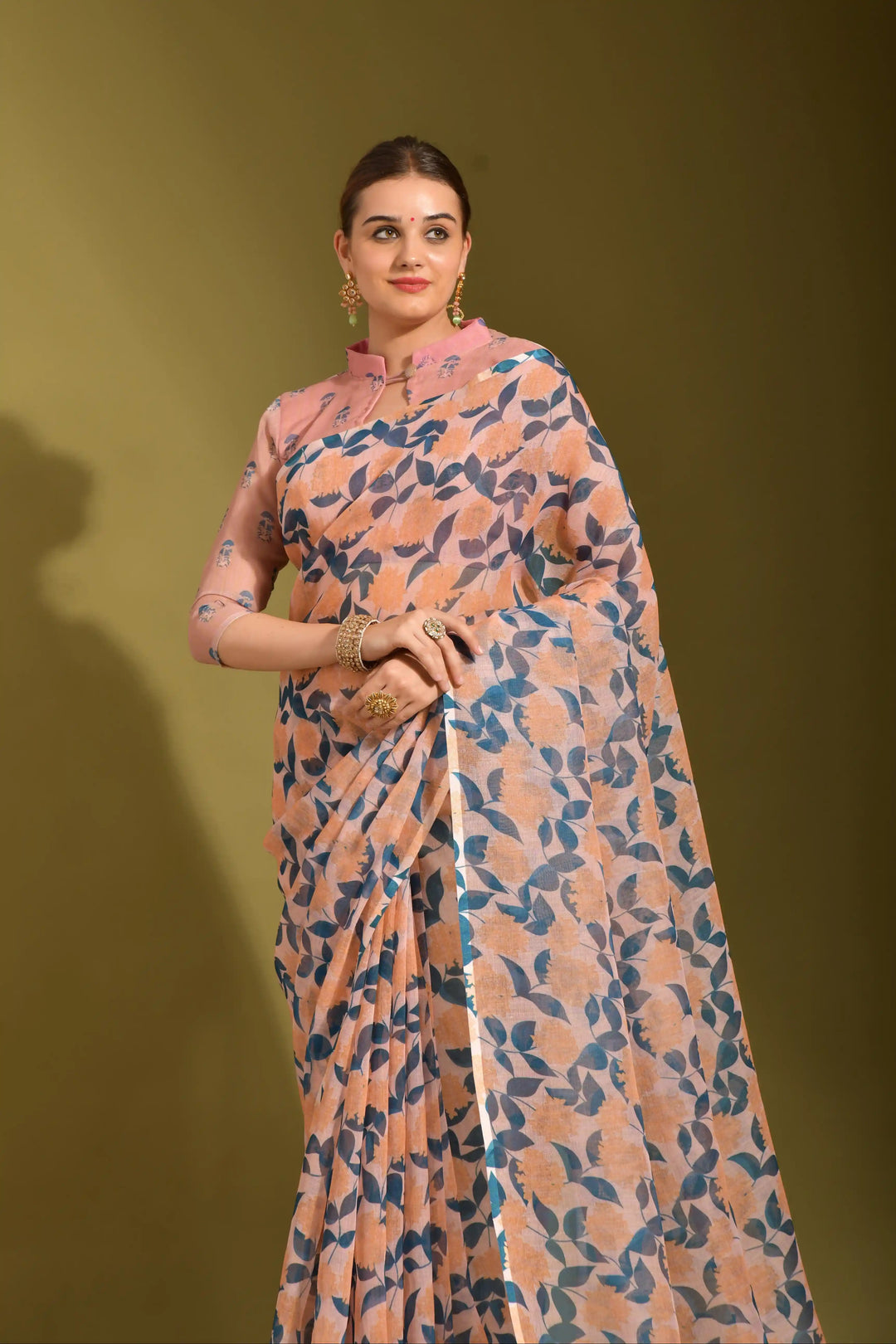 Linen Digital Printed Saree | Elegant Wedding Attire with Chic Blouse Included