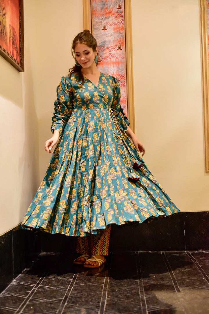 Trendy Rama Cotton Silk Kurti Set | Crepe Inner and Digital Printed Work