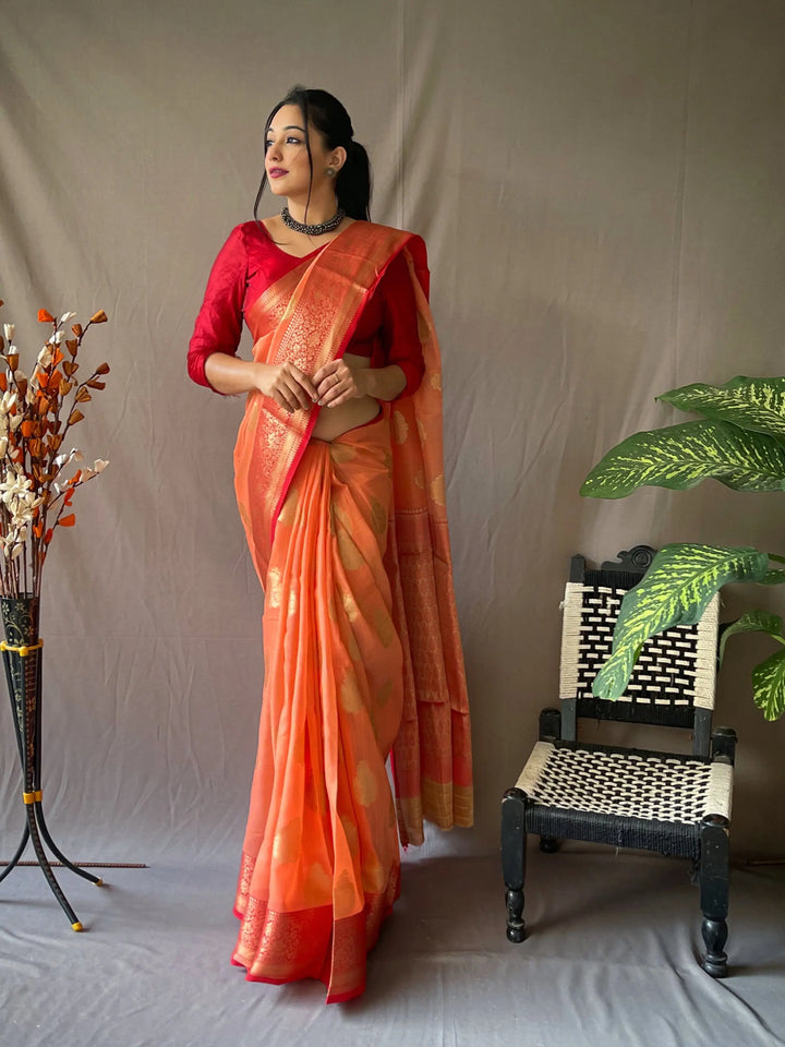 Soft Linen Fabric with Contrast Pallu Border | Partywear Saree for Women
