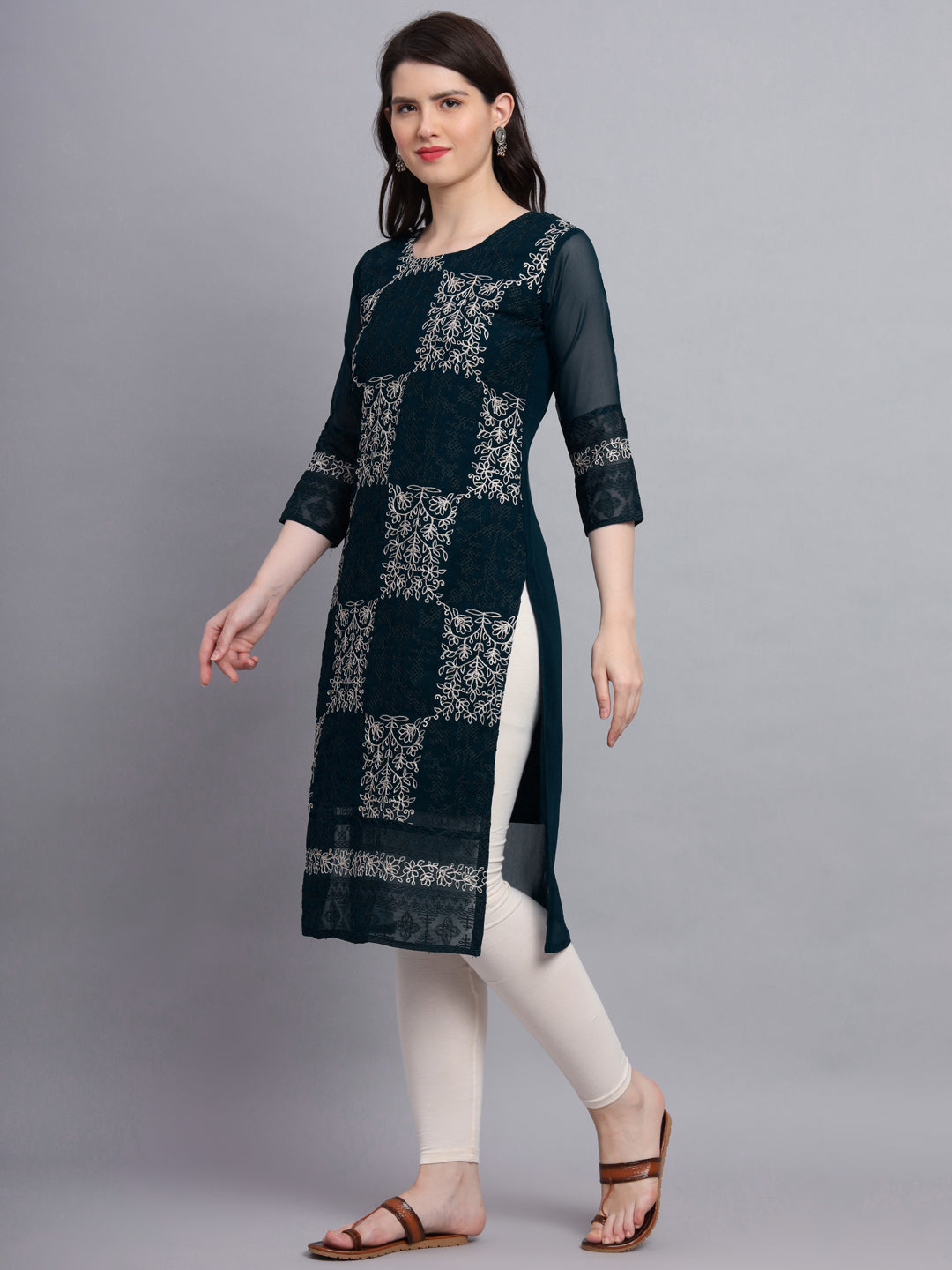 Traditional Indian Kurti with Chikankari Work | Elegant Women’s Ethnic Wear