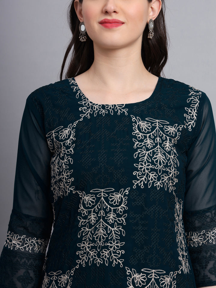 Traditional Indian Kurti with Chikankari Work | Elegant Women’s Ethnic Wear