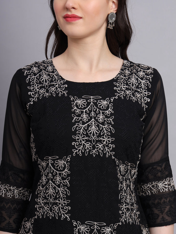Traditional Indian Kurti with Chikankari Work | Elegant Women’s Ethnic Wear