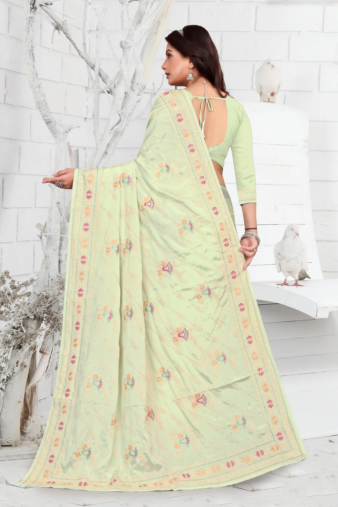Elegant Crepe Saree with Thread-Embroidery | Traditional Wedding Wear & Party Ready