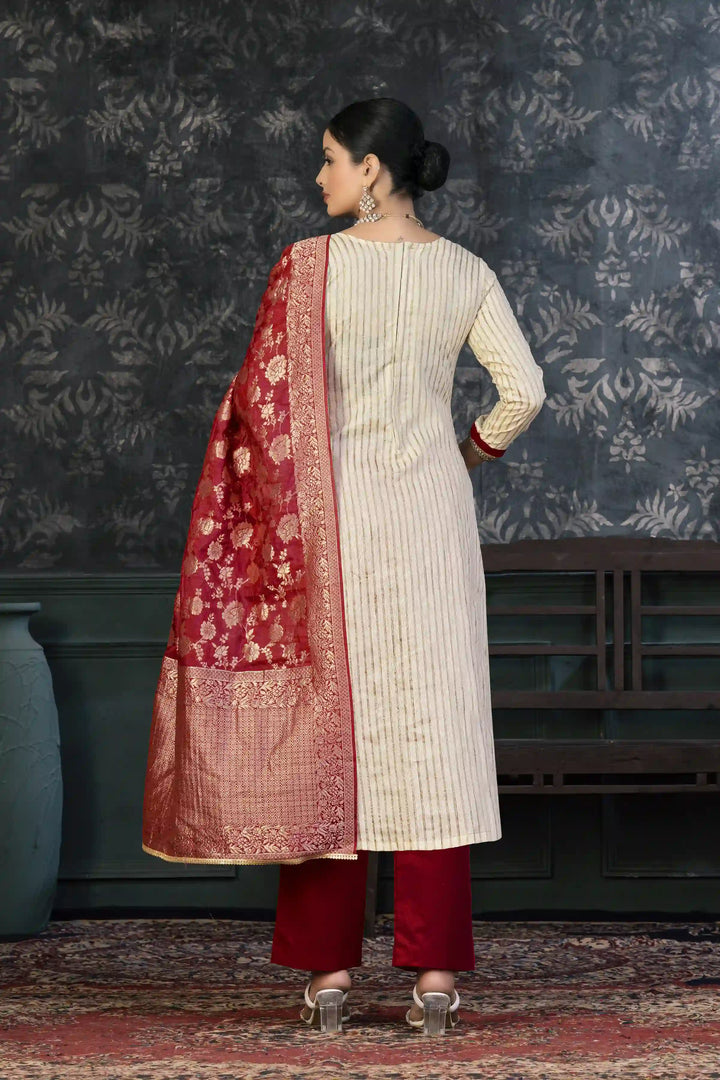 Graceful Cotton Salwar Kameez | Exquisite Craftsmanship