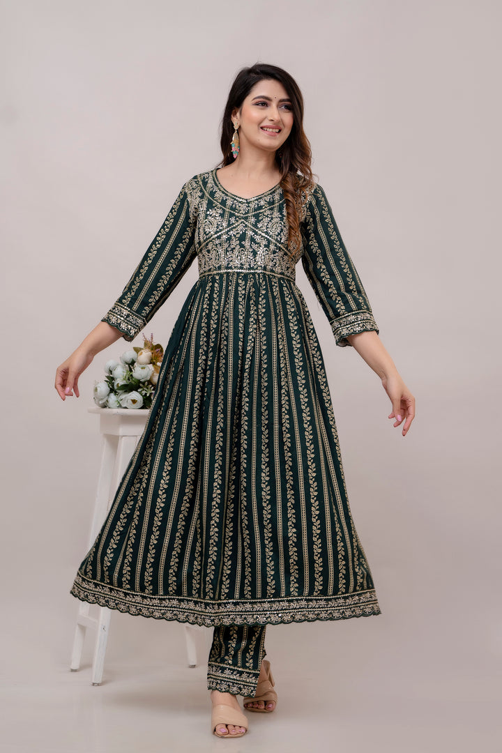 Stylish Ready-Made Green Kurti | V-Neck & Chiffon Dupatta for Elegance