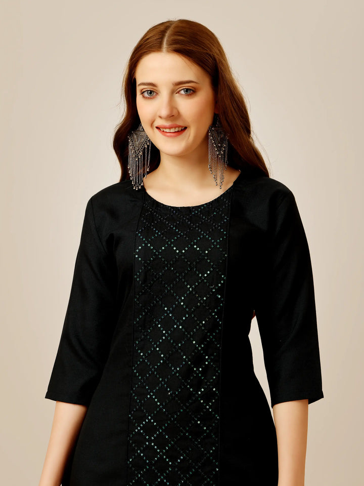 Stylish Embroidery Kurti Set | Three-Quarter Sleeves & Knee-Length