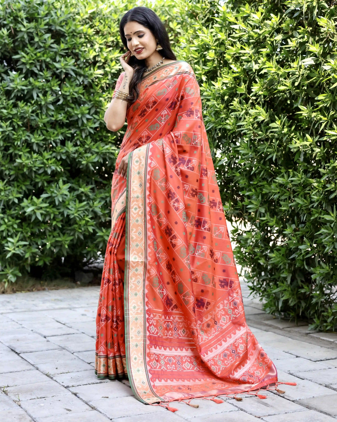 Exquisite Handloom Silk Saree | Elegant Ikkat Patola Design with Blouse