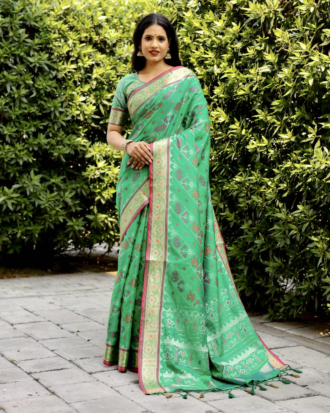 Exquisite Handloom Silk Saree | Elegant Ikkat Patola Design with Blouse
