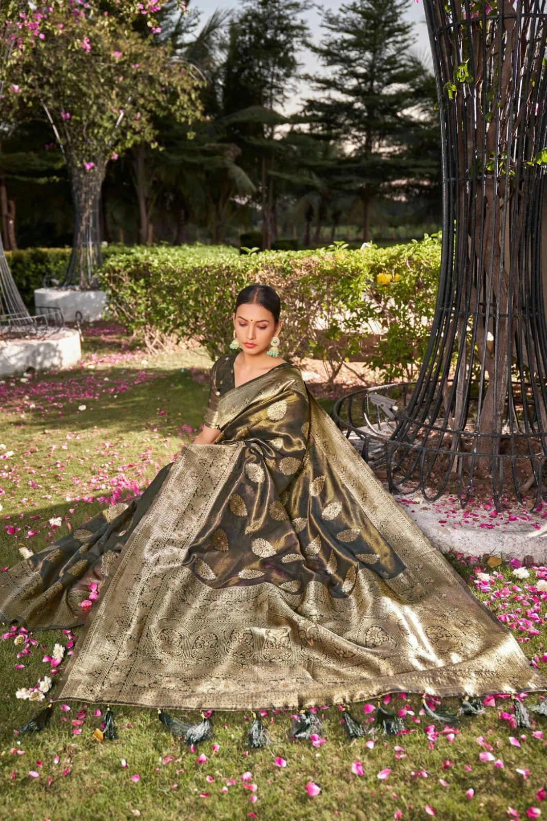 Elegant Simmer Silk Saree | Designer Weaving Jari Pallu for Weddings & Festive Events