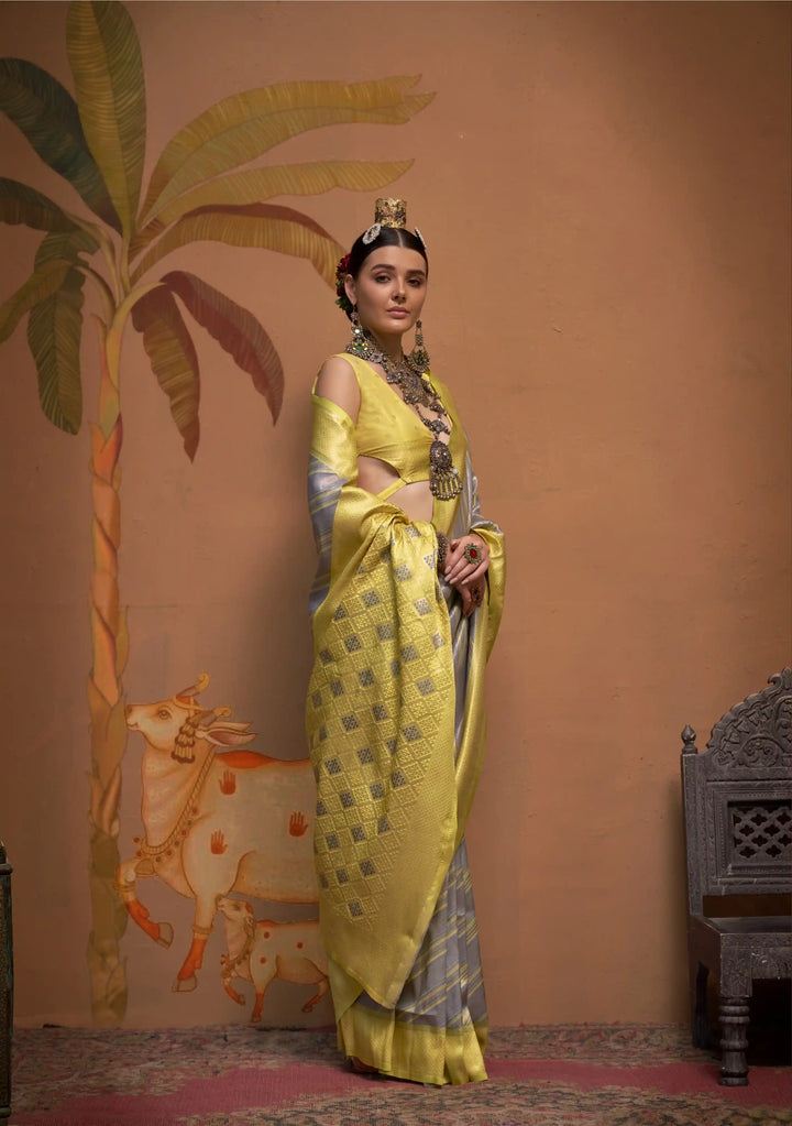 Linen Saree with Banarasi Silk | Handloom Weaving for Special Events