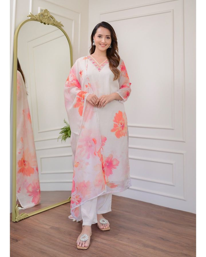 Organza Salwar Kameez | Elegant Floral Print & Delicate Embroidery Ethnic Wear