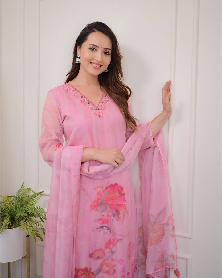 Organza Salwar Kameez | Elegant Floral Print & Delicate Embroidery Ethnic Wear