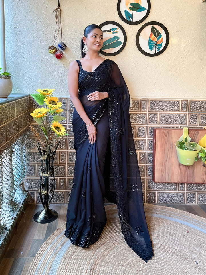 Luxurious Georgette Saree | Diamond-Silk Blouse & Elegant Embroidery
