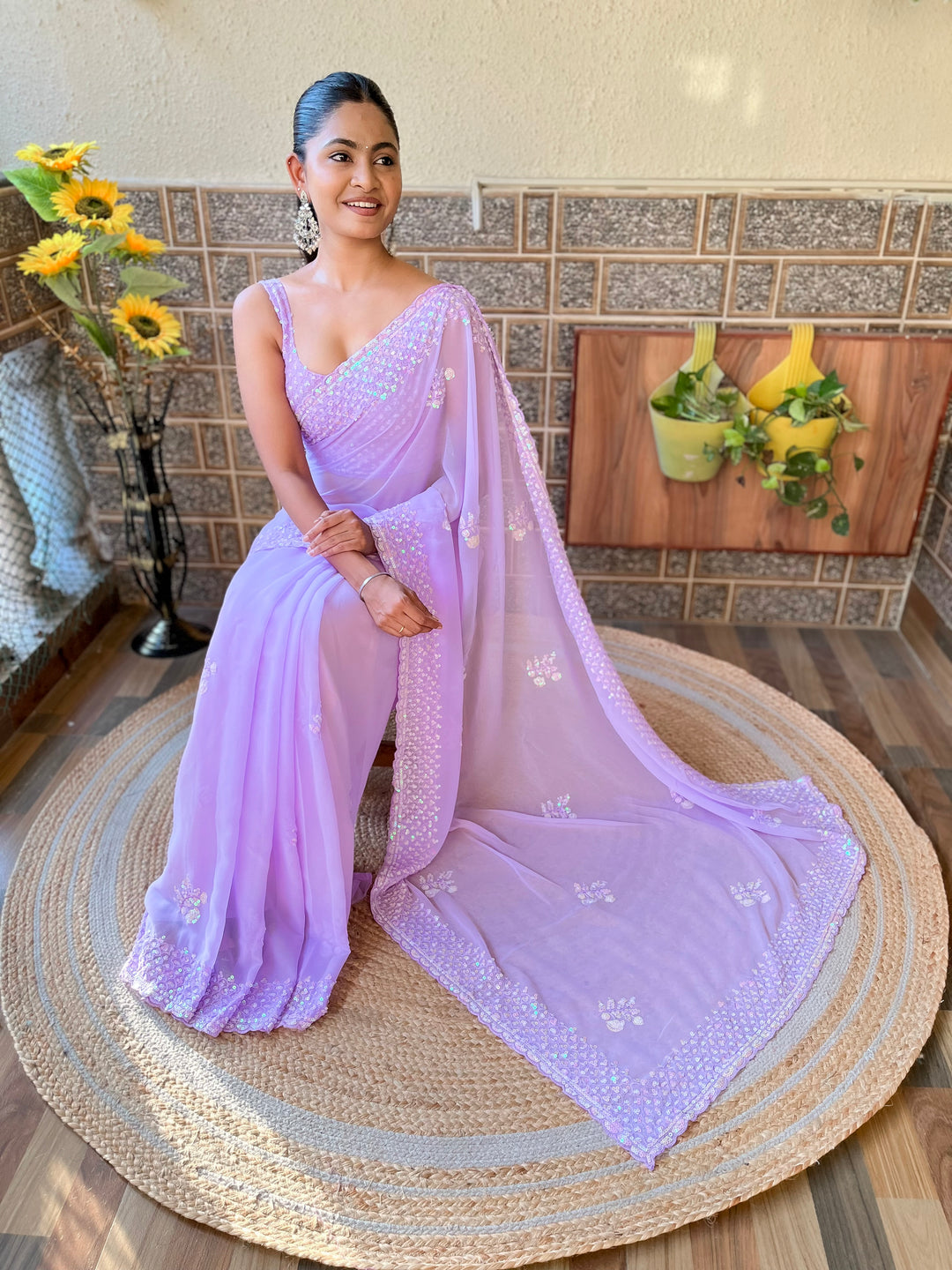 Luxurious Georgette Saree | Diamond-Silk Blouse & Elegant Embroidery