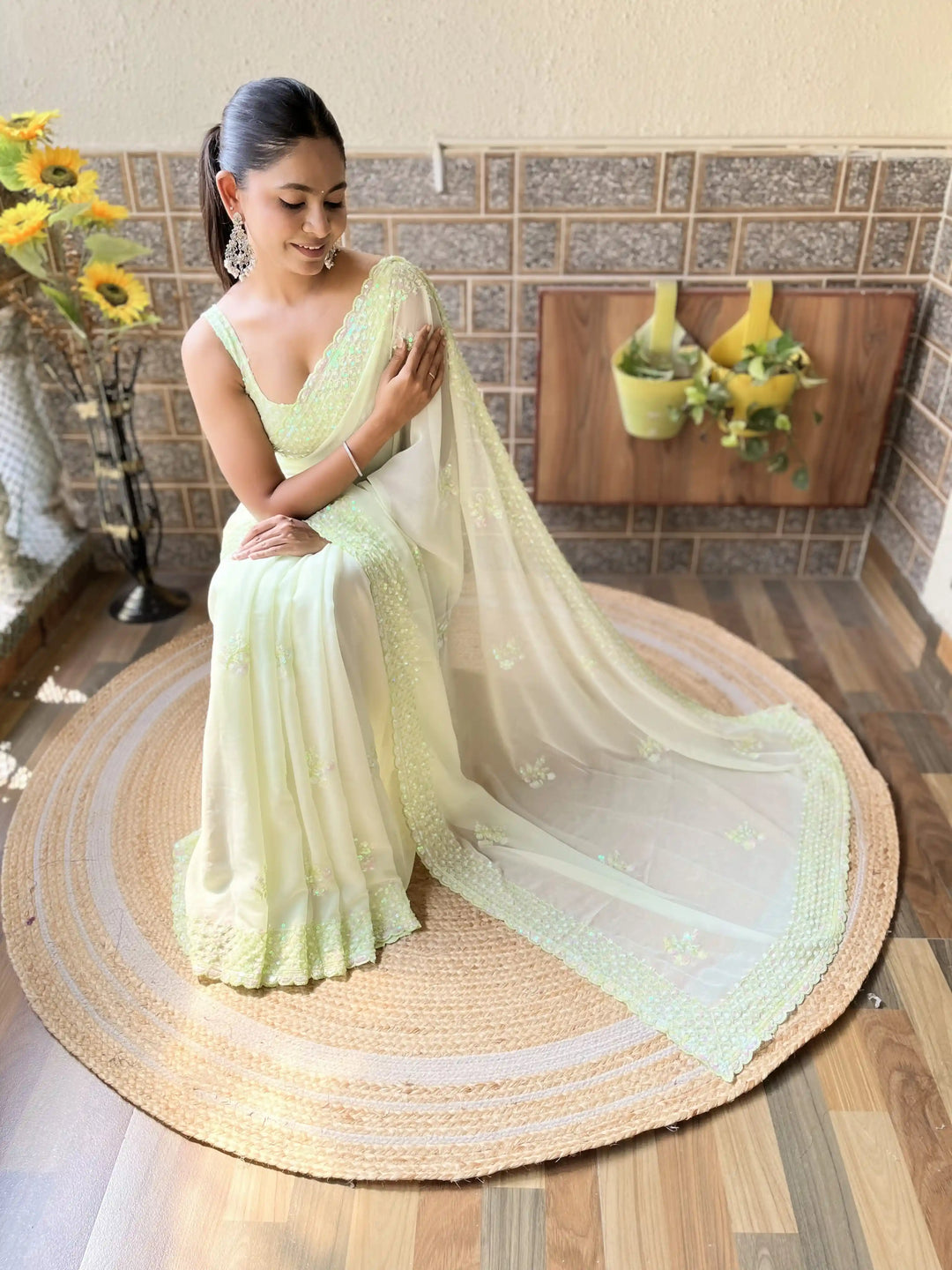 Luxurious Georgette Saree | Diamond-Silk Blouse & Elegant Embroidery