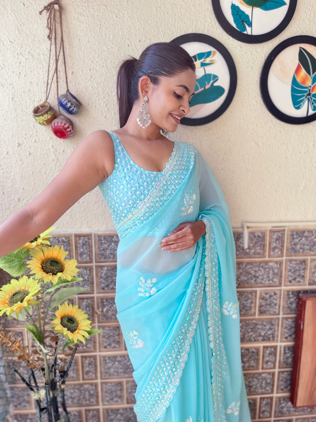 Luxurious Georgette Saree | Diamond-Silk Blouse & Elegant Embroidery