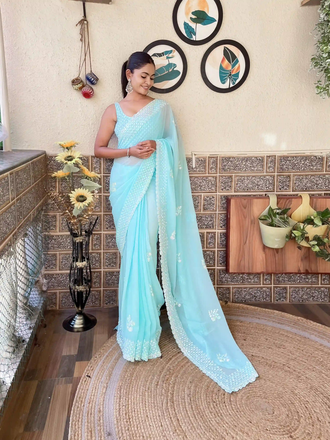 Luxurious Georgette Saree | Diamond-Silk Blouse & Elegant Embroidery