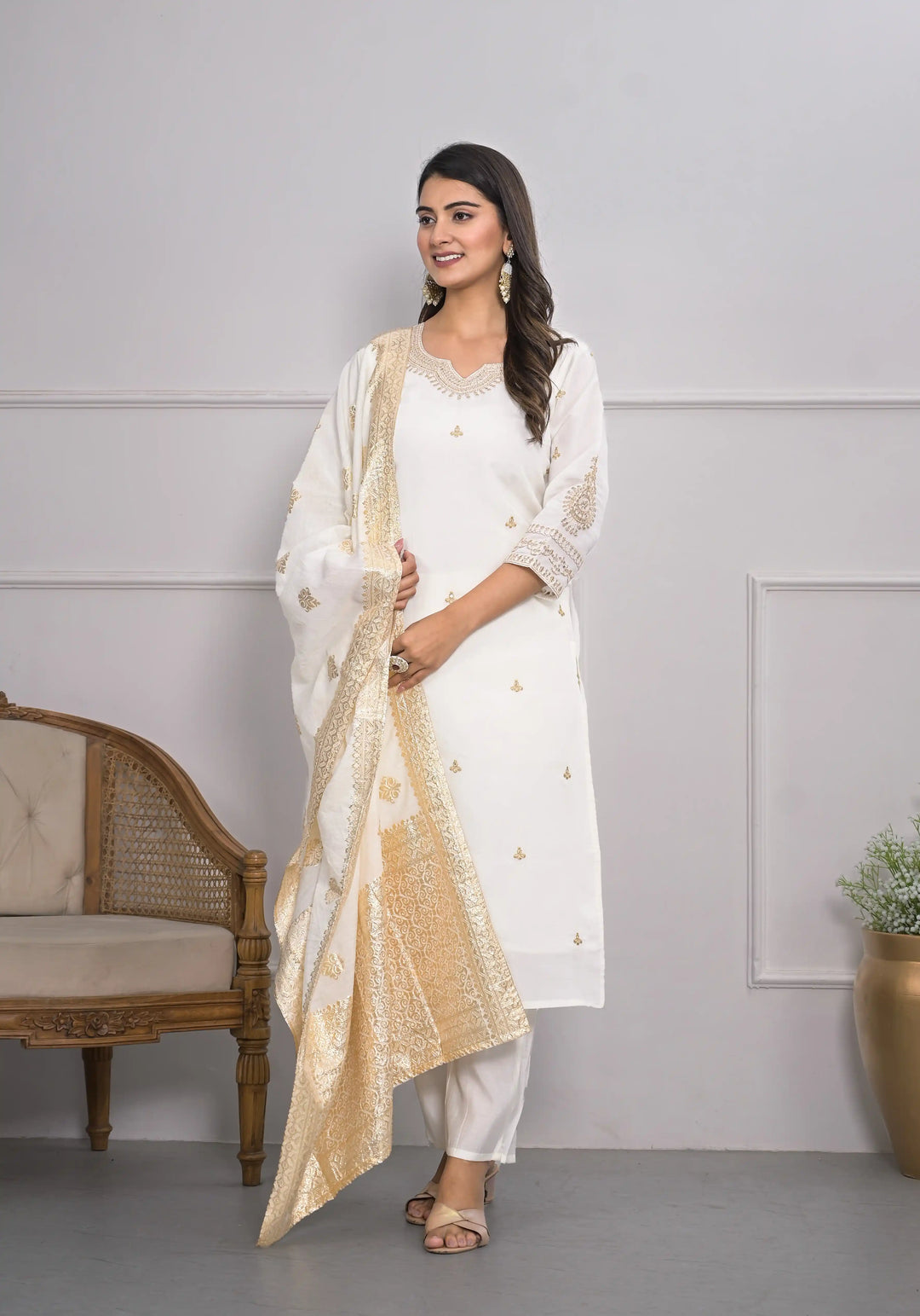 Graceful White Viscoce Silk Top with Viscoce Silk Bottom | Accentuated by a Jacquard Dupatta