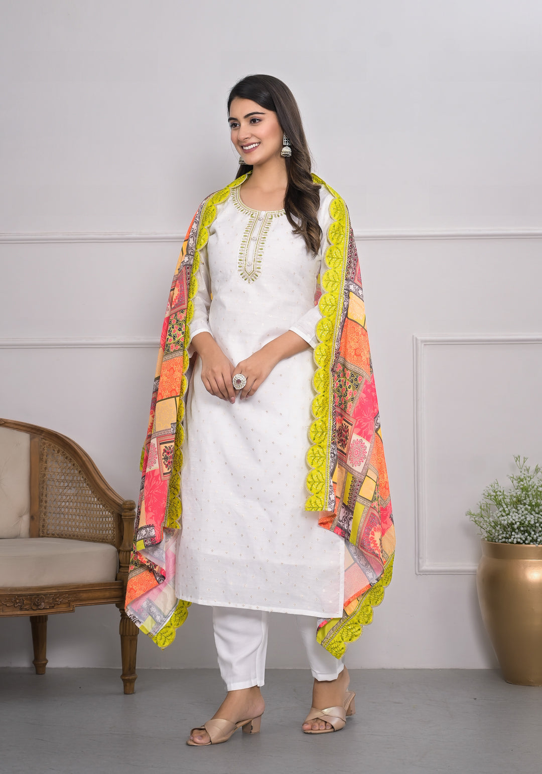 Chic White Viscoce Silk and Viscoce Silk Combination | Highlighting a Stunning Crepe Dupatta