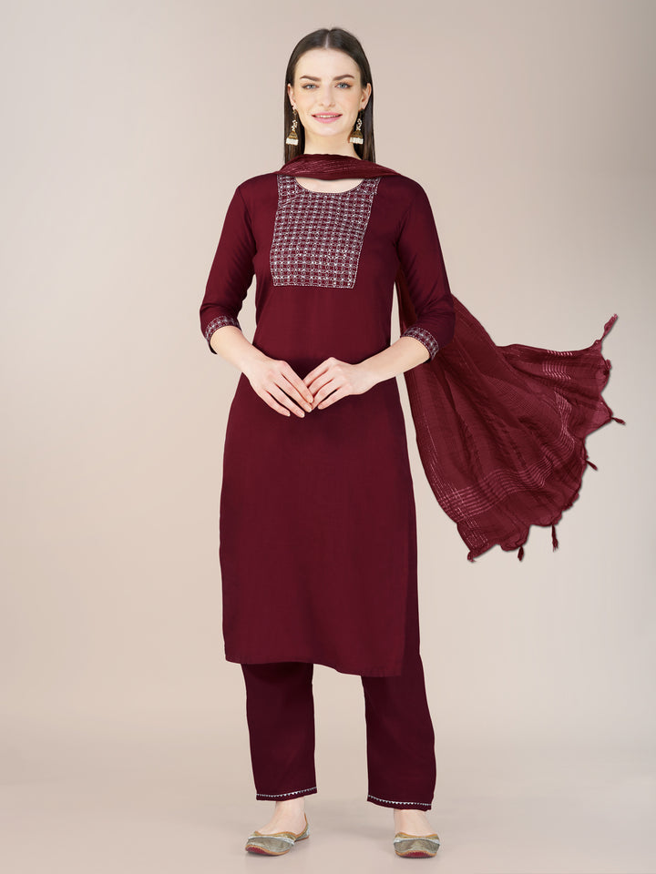 Chic Cotton Blend Combination | Accentuated by a Silk Blend Dupatta