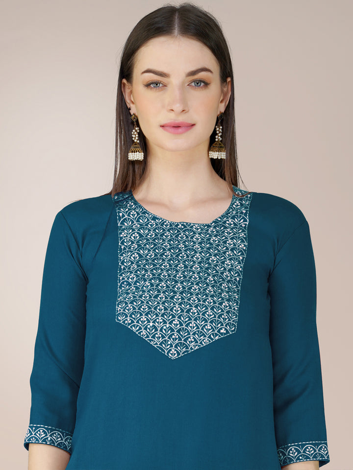 Chic Cotton Blend Combination | Accentuated by a Silk Blend Dupatta